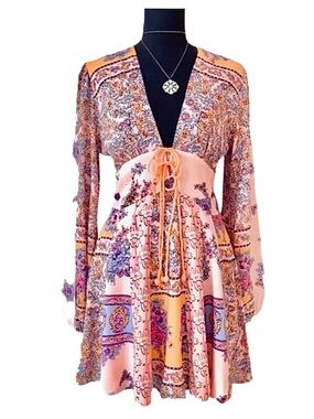 FREE PEOPLE ~ Long Flowy Sleeves Deep V Floral Multicolor Boho Dress fully Lined